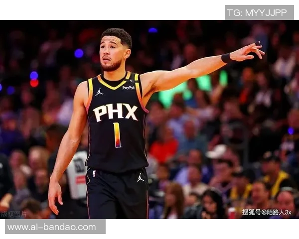 布克：外界认为我安静但在赛场上我会积极发声并努力表达正确观点