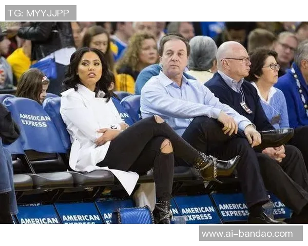 夸梅分析库里与库嫂的信任关系及婚前协议缺失的潜在风险